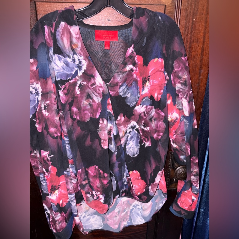 Jennifer Lopez Floral Blouse - Black floral
